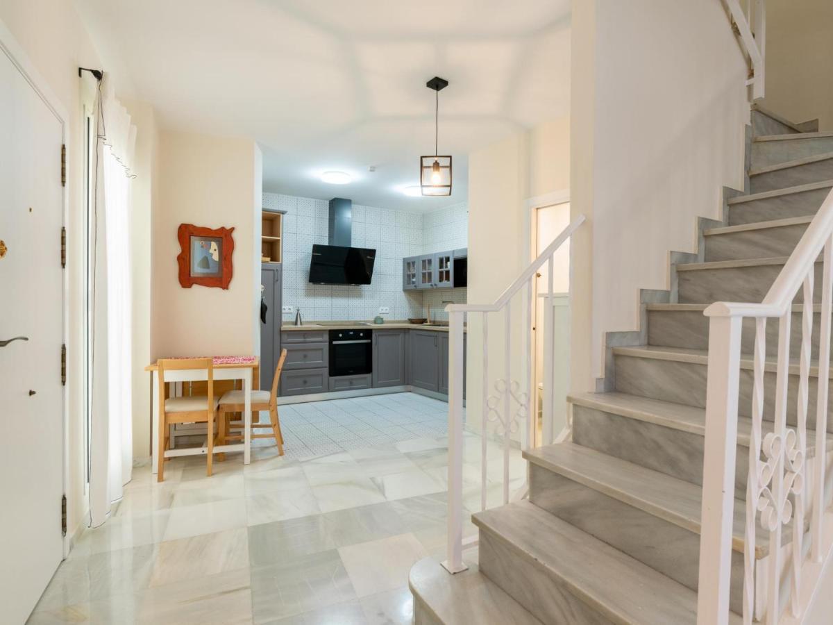Holi-Rent Penthouse Penuelas Севилья Экстерьер фото